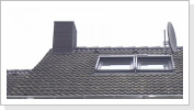 2 Velux Fenster - Eingebaut mit Zwillings-Eindeckrahmen und Solar Rollläden 2 Velux Fenster - Eingebaut mit Zwillings-Eindeckrahmen und Solar Rollläden